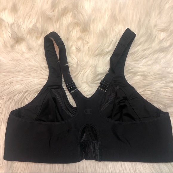 Bundle of 2 Sports Bras XL Fitness Nike Champion 38C - Picture 2 of 5